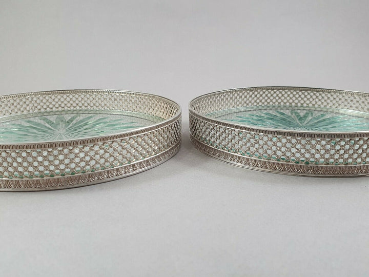 Puiforcat Paire de dessous de bouteille en verre et argent massif Minerve