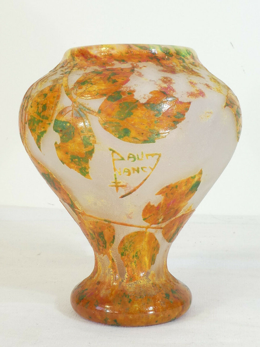 Vase DAUM NANCY les Rosiers en Autonme en Pate de verre degagé a l'acide