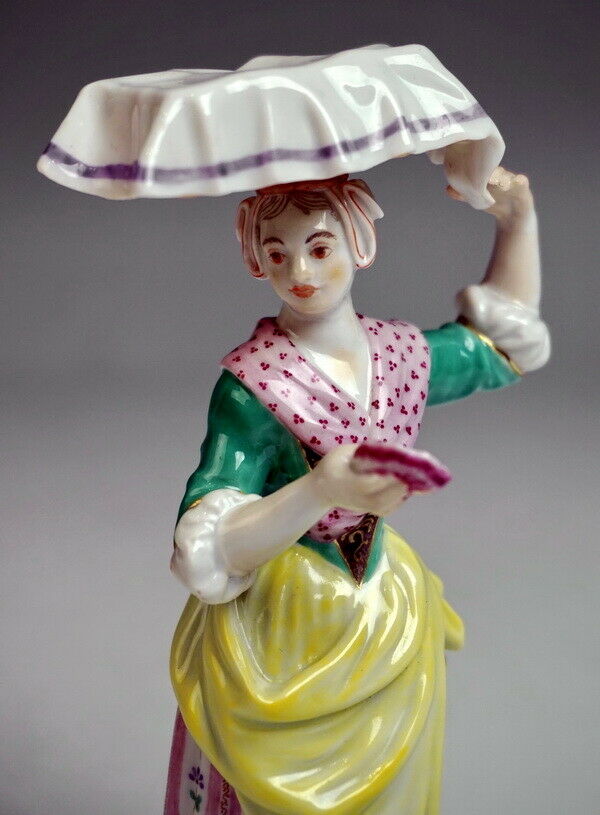 MEISSEN FIGUR PARISER AUSRUFER MUSCHEL VERKÄUFERIN PARIS CRIER CHICKEN SELLER