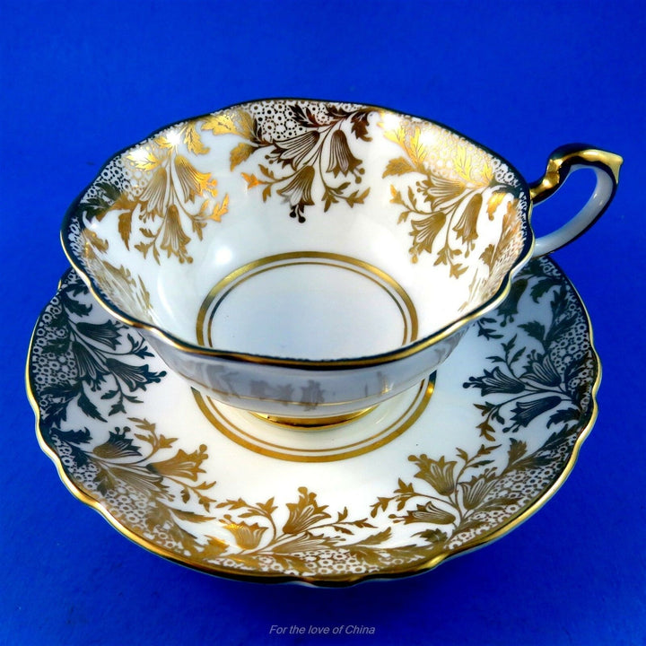 白地に美麗ゴールドベルフラワー　カップ&ソーサー