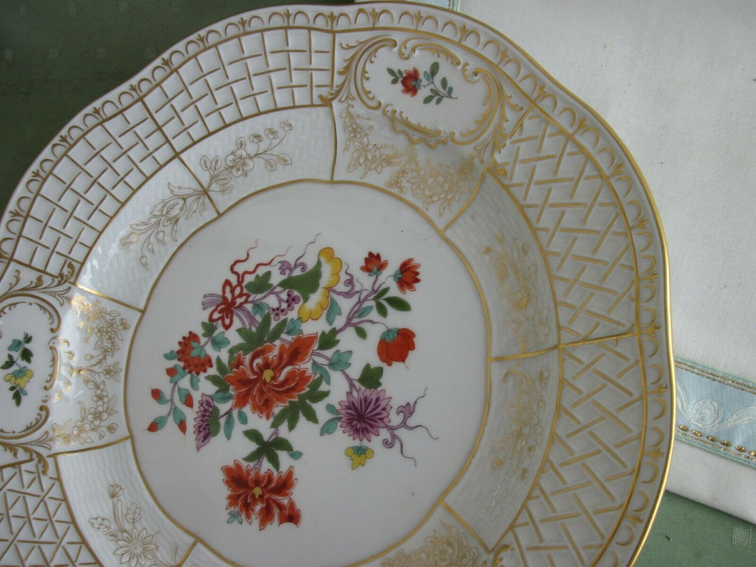 Schöner großer Meissen Wand-Teller mit vielen Indischen Blumen und Gold