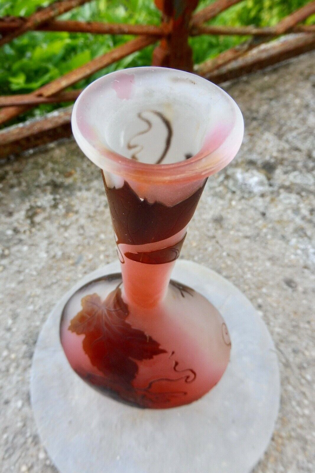 エミールガレ(GALLE)　一輪挿し　葡萄のバンジョー型花瓶　1900年代