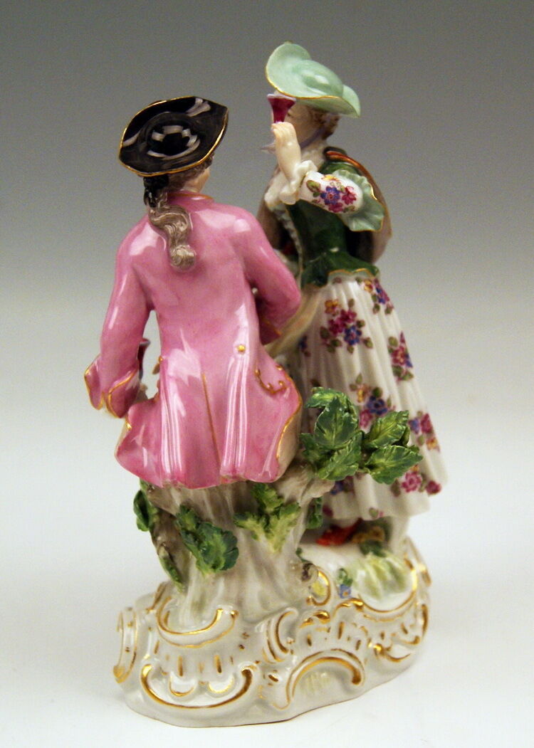 MEISSEN FIGUR GRUPPE LIEBESPAAR DER GESCHMACK COUPLE BEING BUSY MNR:2980 UM 1870