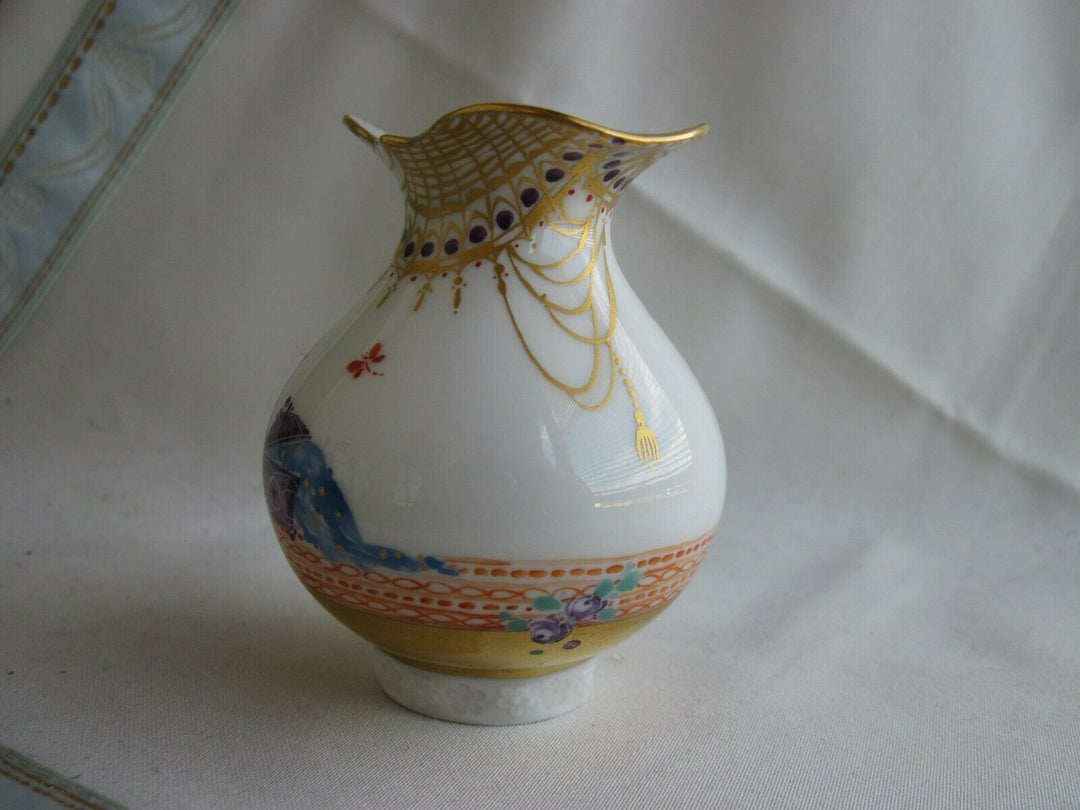 Schöne Meissen Tisch-Vase in Dekor 1001 Nacht