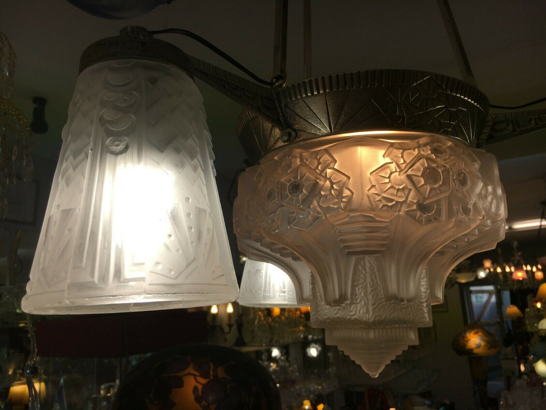 Lustre 3 tulipes et 1 vasque signé Muller & Frères