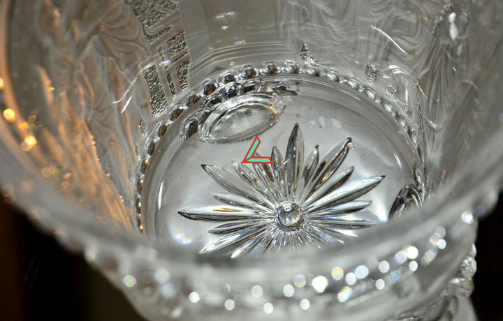 Baccarat. Important Seau à glace en cristal pressé et dépoli, à l'Antique, 1876.