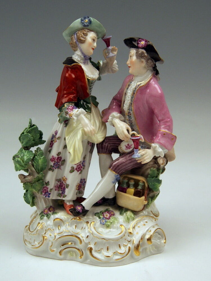 MEISSEN FIGUR GRUPPE LIEBESPAAR DER GESCHMACK COUPLE BEING BUSY MNR:2980 UM 1870