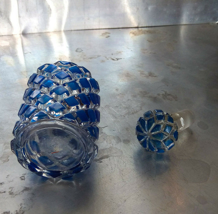 Flacon parfum cristal soufflé moulé émaillé style Diamants Baccarat St-Louis ?