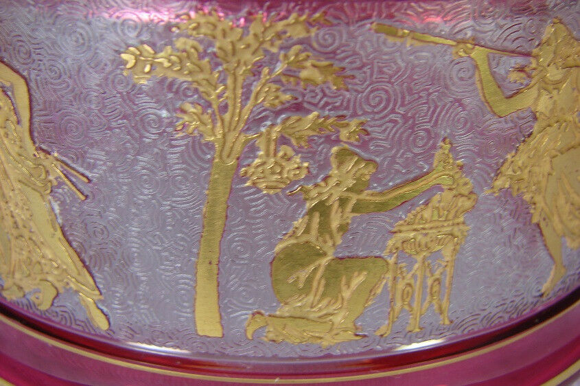 VERY FINE Saint Louis ACID ETCHED GLASS BOX & COVER, CIRCA 1920