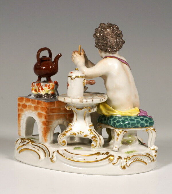 マイセン人形(MEISSEN)四元素シリーズ火の寓意「チョコレートを作るキューピッド」