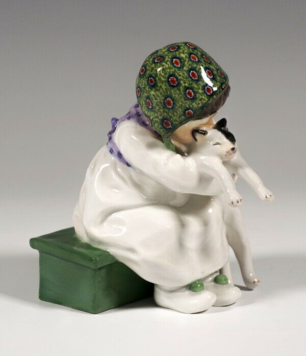 マイセン人形(MEISSEN) 「猫を抱きしめる女の子