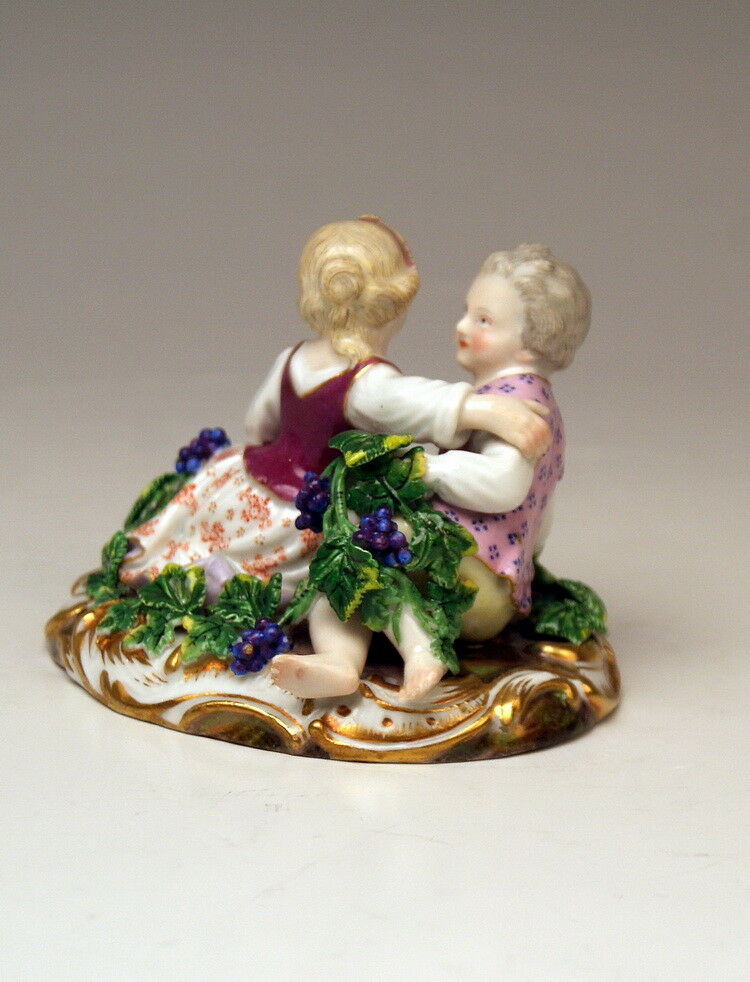 MEISSEN マイセン FIGUR KINDER WEINTRAUBEN CHILDREN WITH WINE GRAPES MNR: S94 UM 1860