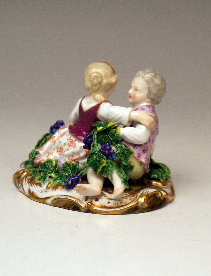 MEISSEN マイセン FIGUR KINDER WEINTRAUBEN CHILDREN WITH WINE GRAPES MNR: S94 UM 1860