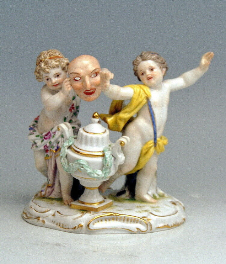 MEISSEN マイセン FIGUR KINDER MIT VASE UND MASKE CHILDREN AND MASK MNR: H 39 UM 1870