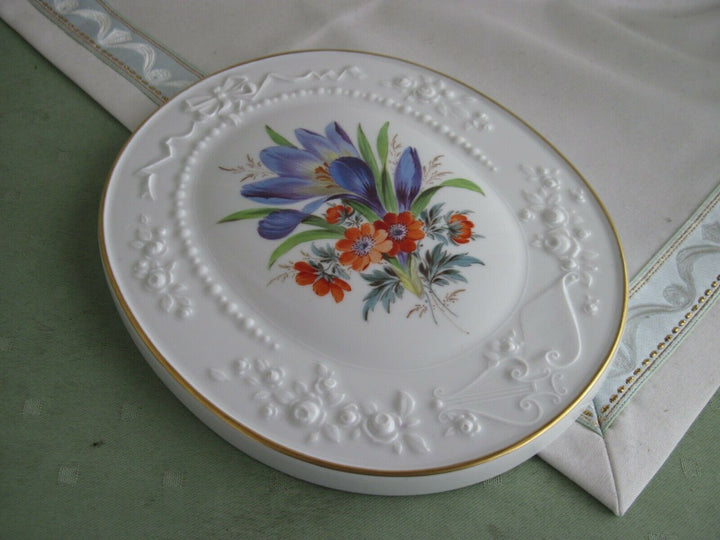 Schöne große Meissen Bildplatte mit vielen Blumen und Gold