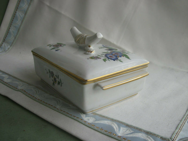 Schöne Meissen Tabak-Dose mit Vogel- un Felsmalerei