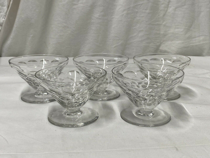 BACCARAT 5 COUPES À CHAMPAGNE DÉCOR ÉCAILLE MODÈLE CHAUNY VERRE BACCARAT LOT 2.