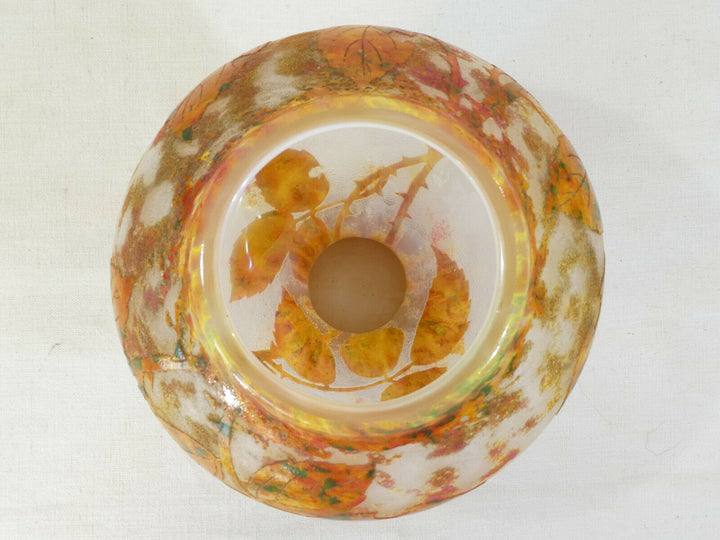 Vase DAUM NANCY les Rosiers en Autonme en Pate de verre degagé a l'acide
