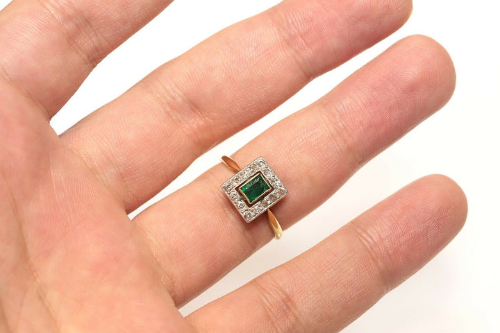 アンティーク ヴィクトリアン 18K ナチュラルダイヤモンドとエメラルドのリング