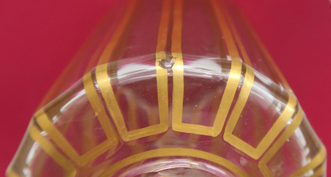 Ancien flacon de toilette en cristal de Baccarat cannelures or Hauteur env 19 cm