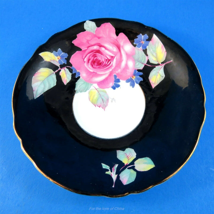 パラゴン　大輪ローズのブラックコルセット型カップ＆ソーサー