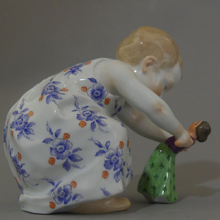 ⚔ Meissen Figur W 117 Hentschelkind Mädchen mit Puppe TOP v.1924 1.Wahl H.11cm