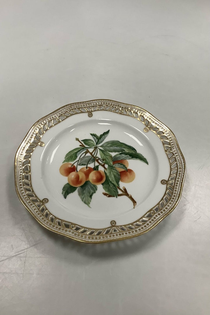Royal Copenhagen Flora Danica Fruit Plate No 429/3584
