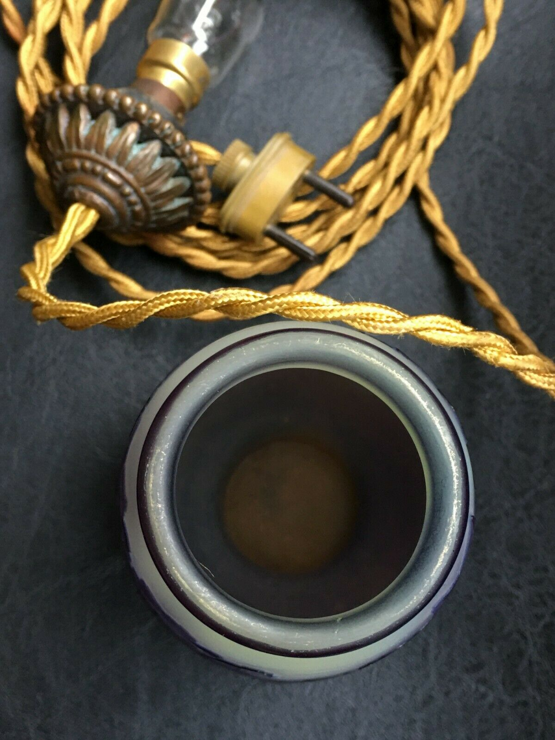 2021年 2月23日画像更新！エミールガレ　スミレの花のテーブルランプ（常夜灯）