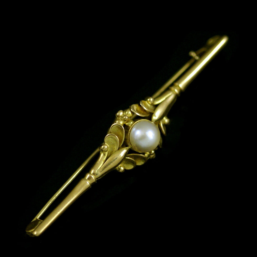 Georg Jensen. 18k Gold Brooch with Pearl #114. 1915-1930 Hallmarks
