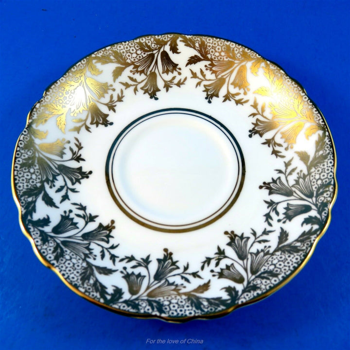 白地に美麗ゴールドベルフラワー　カップ&ソーサー