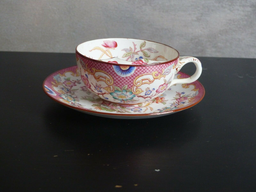 jolie tasse à moustache de Sarreguemines décor Minton 216