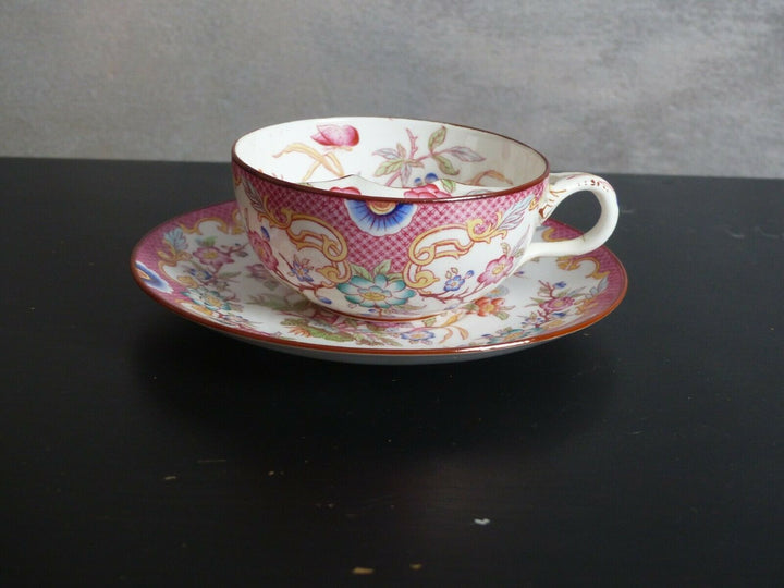 jolie tasse à moustache de Sarreguemines décor Minton 216