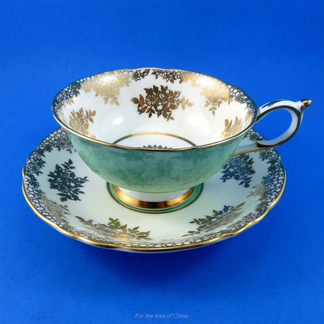パラゴン　グリーンエクステリア・ベージュ&ゴールド　カップ&ソーサー