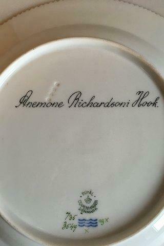 Royal Copenhagen Flora Danica Dinner Plate No 735/3549