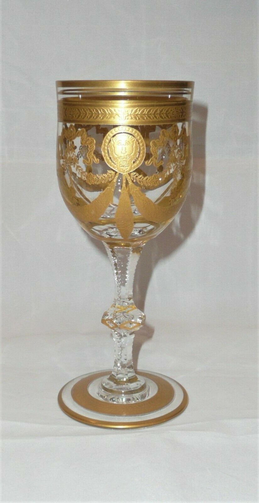 Saint Louis Lyon Head Decorated Crystal Gold Cutted Wine Glass 16,5cm/6,5inch