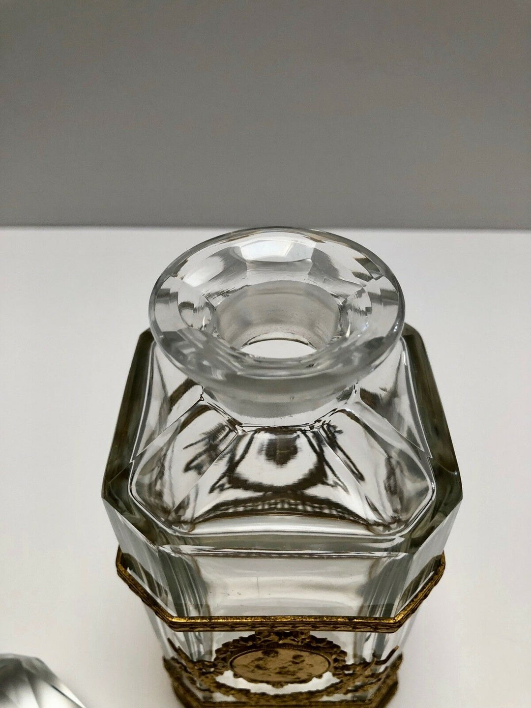 Magnifique BACCARAT CRISTAL ET DORE BRONZE bouteilles de parfum Paire- afficher le titre d'origine