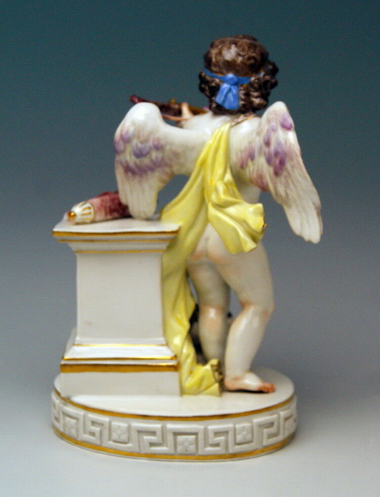 MEISSEN マイセン FIGUR AMORETTE MIT LIEBESPFEIL LOVELY CHERUB OF LOVE MNR: G 30