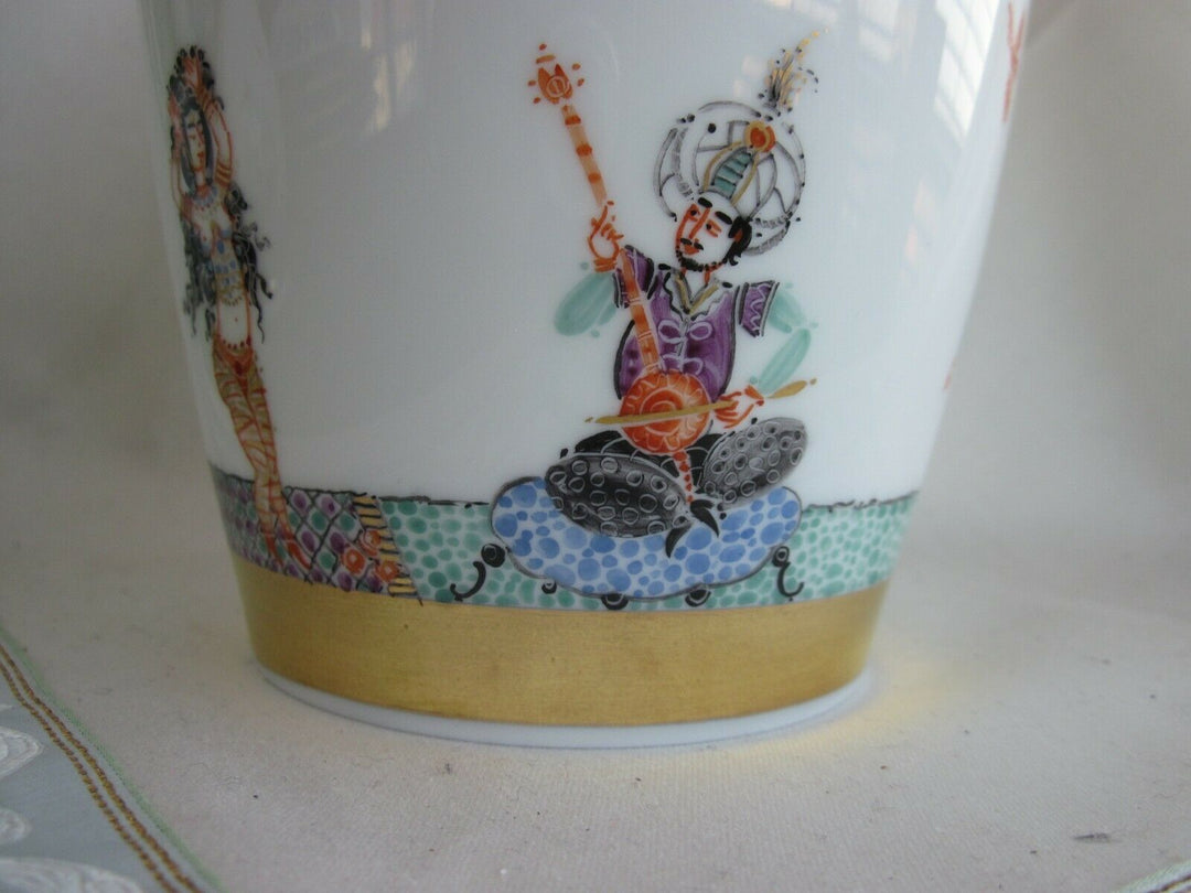 Schöne Meissen Vase in Dekor 1001 Nacht