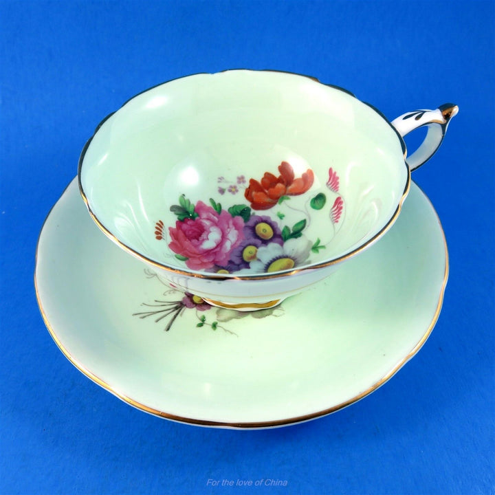 パラゴン　淡いグリーンに花模様のカップ&ソーサー