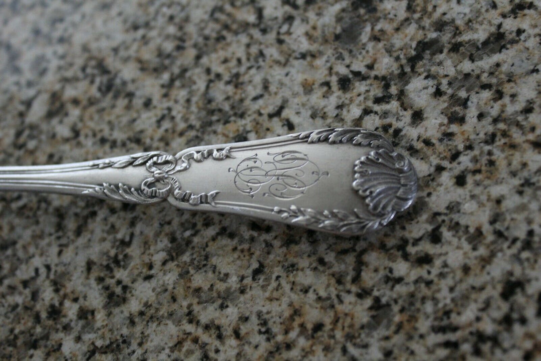 EMILE PUIFORCAT CUILLERE A DESSERT EN ARGENT :MOTIF DE SAINT JACQUES...13H