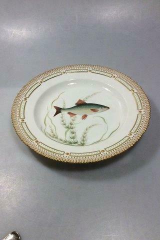 Royal Copenhagen Flora Danica Fish Plate No 19/3549