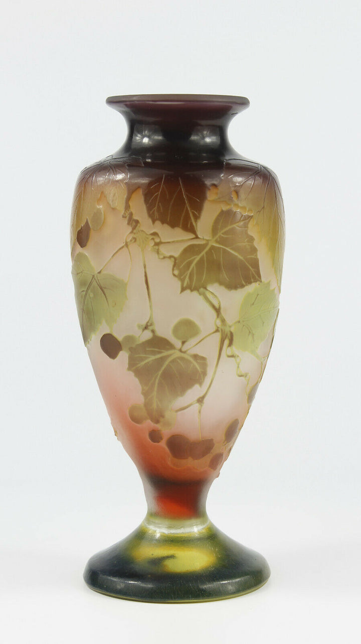 ガレ風 花瓶 ぶどう 葡萄 植物 アンティーク レトロ エミールガレ エミールガレ 野葡萄が描かれた花瓶 – アンティークテーブルウェア