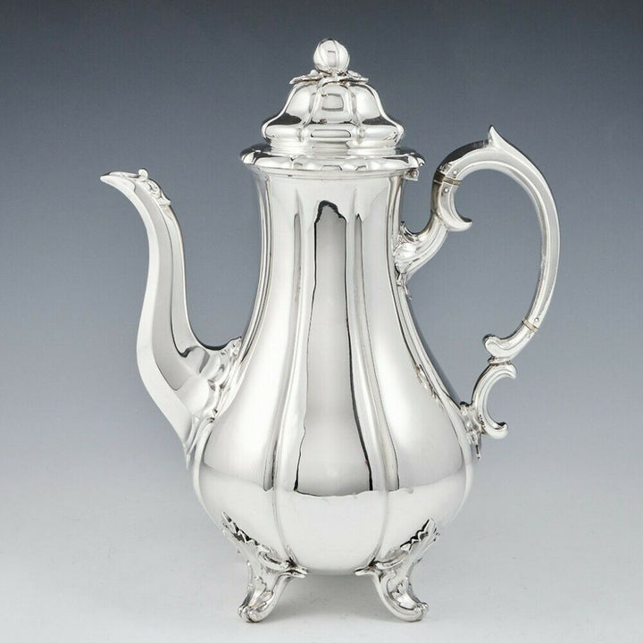 非常に素晴らしいスターリング・シルバーティーポット、ロンドン、1864年