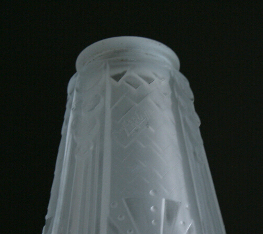 original Muller Freres Art Deco Leuchter in perfektem Zustand, signiert