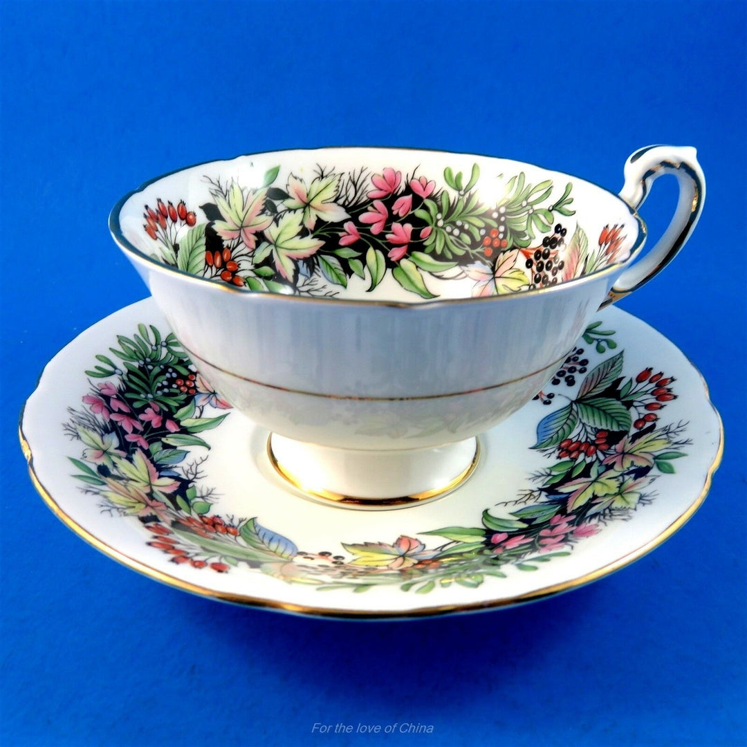 パラゴン　オータムリーフ＆ベリーガーランド　カップ&ソーサー