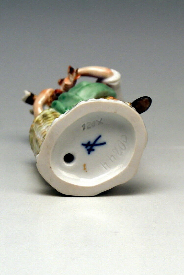 MEISSEN マイセン FIGUR PARISER AUSRUFER HÜHNER VERKÄUFER CHICKEN SELLER MNR: 60244