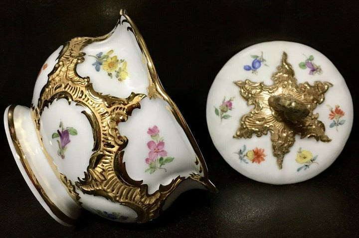 マイセンBフォームシュガーポット、花に金彩、一級品