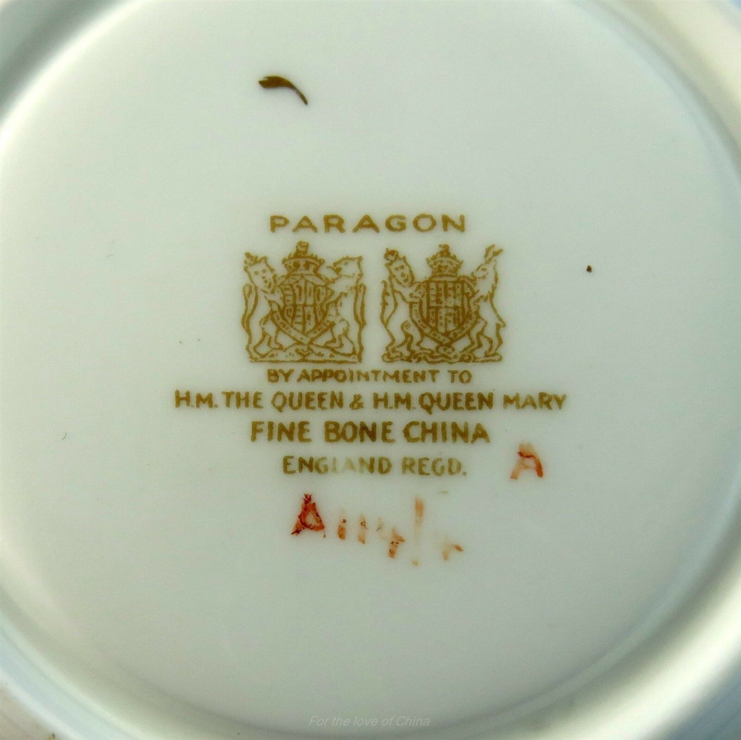 パラゴン　グリーンエクステリア・ベージュ&ゴールド　カップ&ソーサー