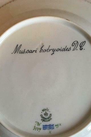 Royal Copenhagen Flora Danica Dinner Plate No 735/3549