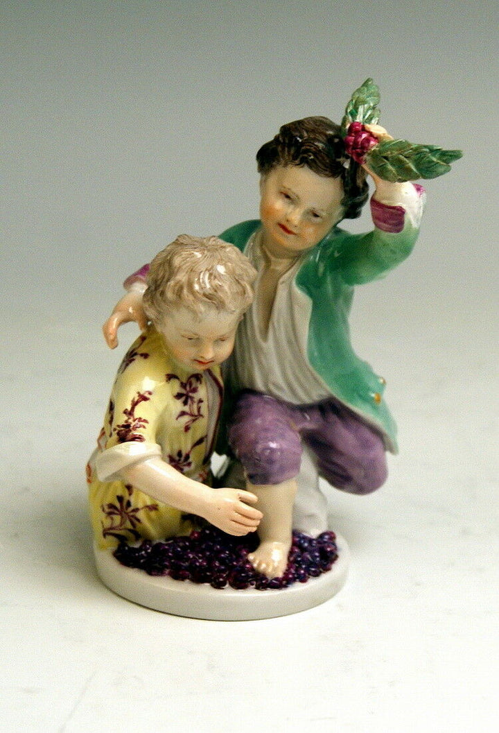 MEISSEN マイセン人形「ワイン樽を囲む少年たち」
